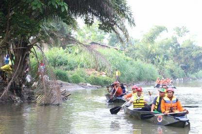 Pemerintah Kota Medan menggelar aksi bersih - bersih Sungai